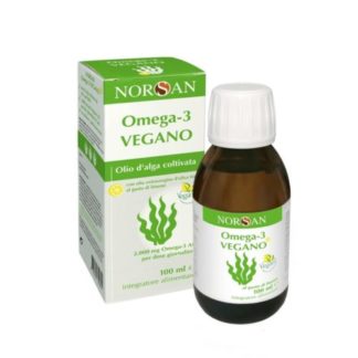 Packshot di NORSAN Omega-3 Vegano Olio di alga liquido, a sinistra la scatola, a destra la bottiglia