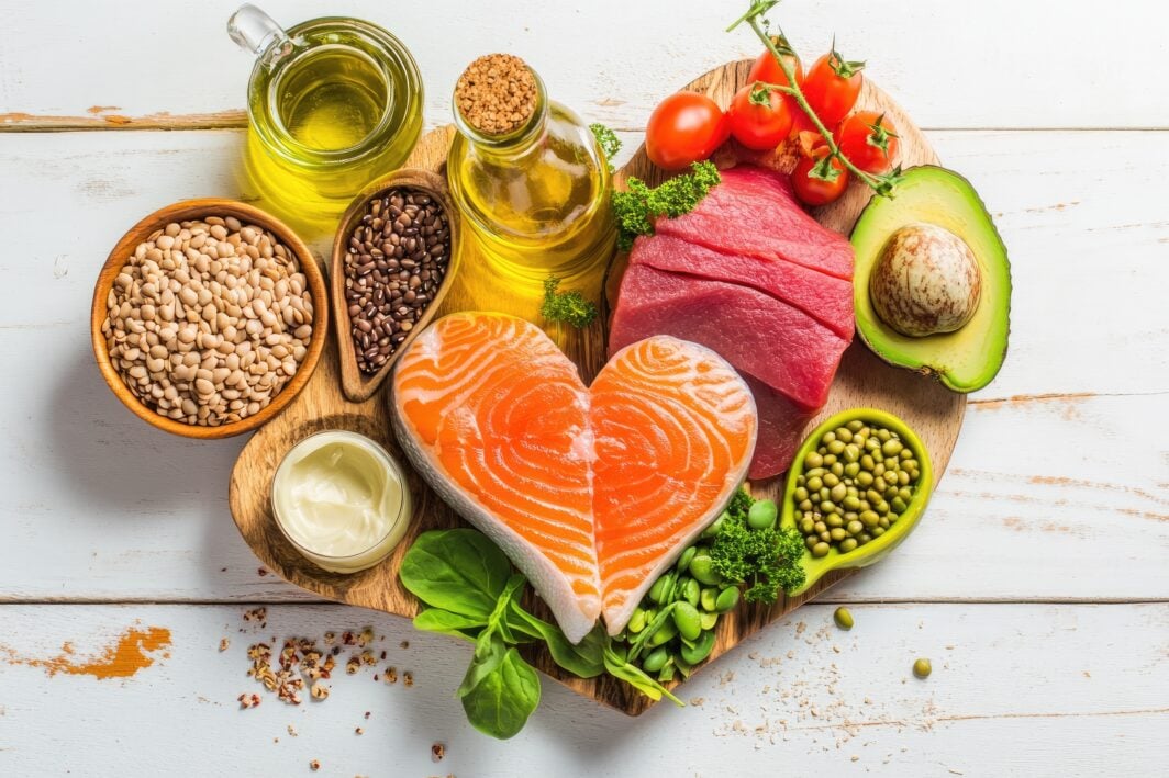 Salmone a forma di cuore con nutrienti grassi