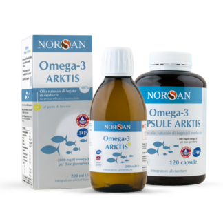 Packshot della NORSAN Omega-3 Arktis Combo, a sinistra bottiglia di Omega-3 Arktis, a destra Omega-3 Capsule Arktis