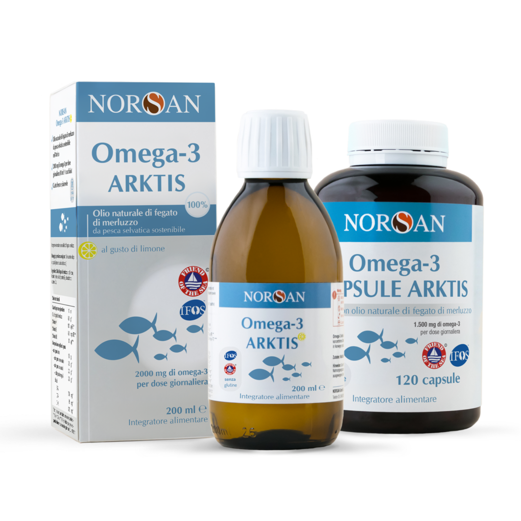Packshot della NORSAN Omega-3 Arktis Combo, a sinistra bottiglia di Omega-3 Arktis, a destra Omega-3 Capsule Arktis