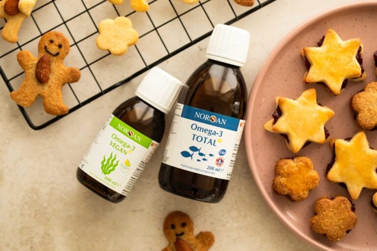 Biscotti natalizi con marmellata di semi di chia omega-3