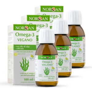 Packshot di 3 bottiglie NORSAN Omega-3 Vegano