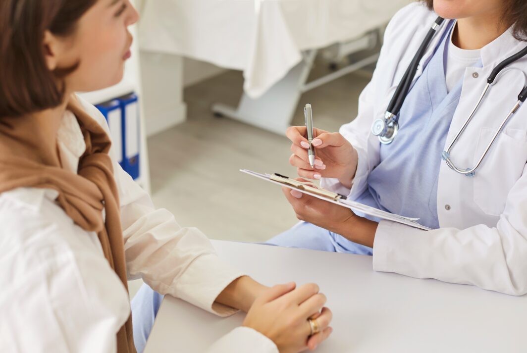 Studio medico con paziente
